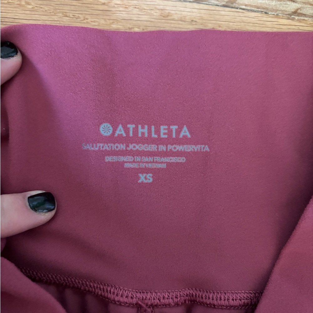 Athleta Salutation Jogger Powervita Victorian Berry XS EUC - Picture 6 of 7